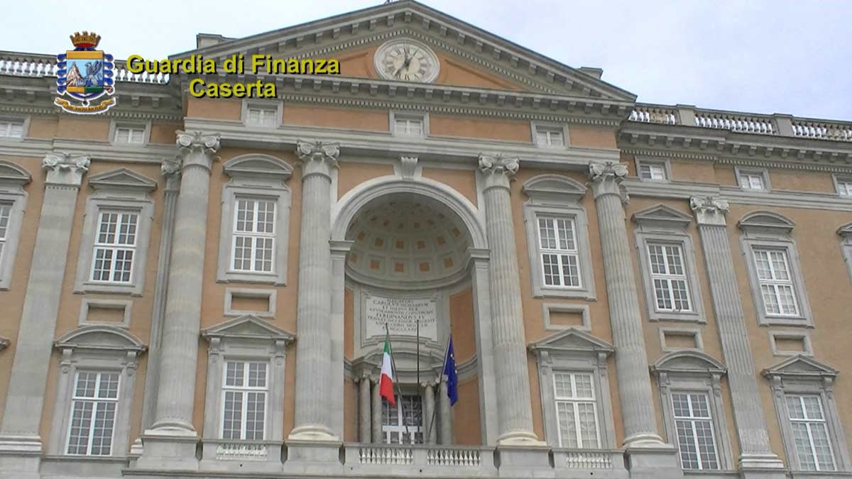 Reggia di Caserta, danno all’erario di 1 milione 200mila euro per affitti interni bassi Reggia di Caserta, danno all’erario di 1 milione 200mila euro per affitti interni bassi