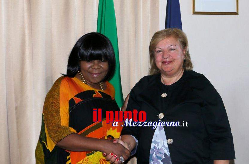 L’ Ambasciatore del Sud Africa ricevuto in Prefettura