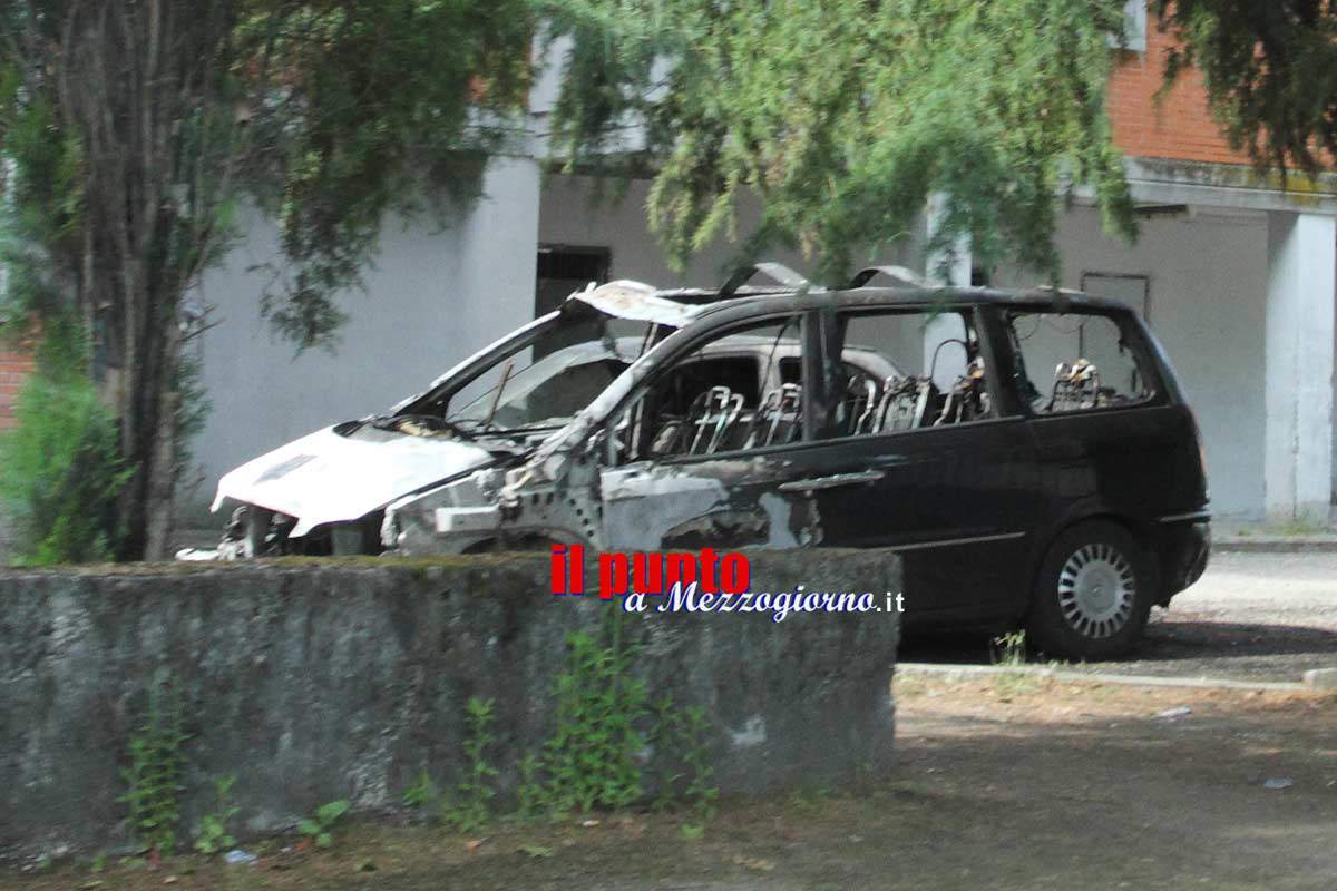 Incendio di auto a Cassino, distrutti tre mezzi di un unico proprietario