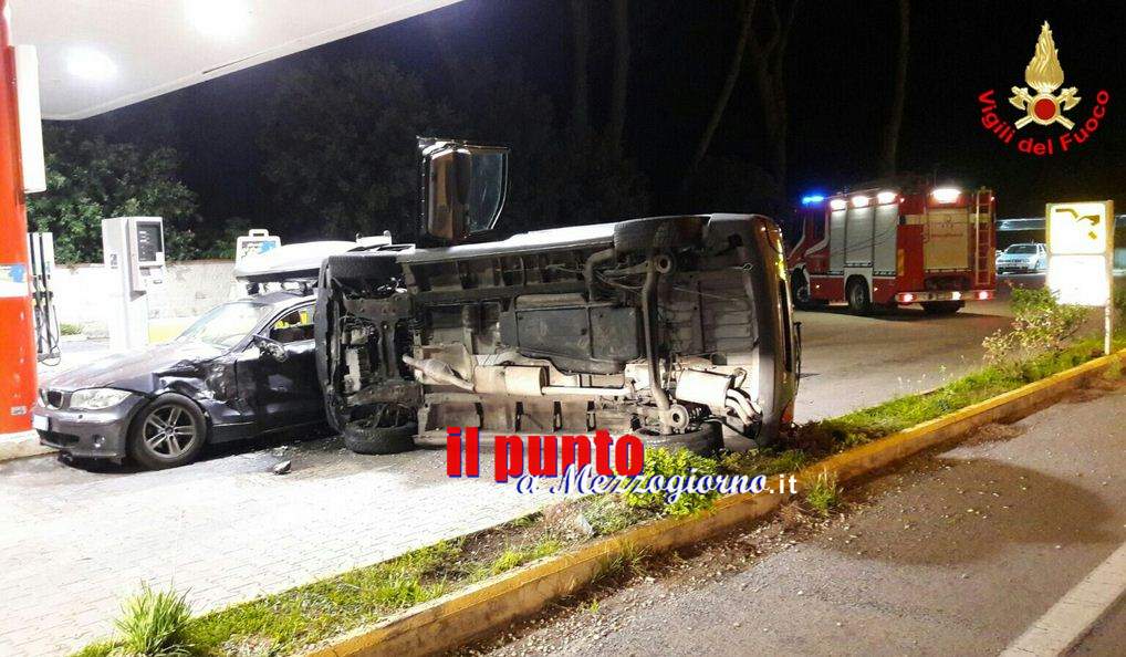 Esce di strada e rischia il “frontale” con distributore di carburante Esce di strada e rischia il “frontale” con distributore di carburante