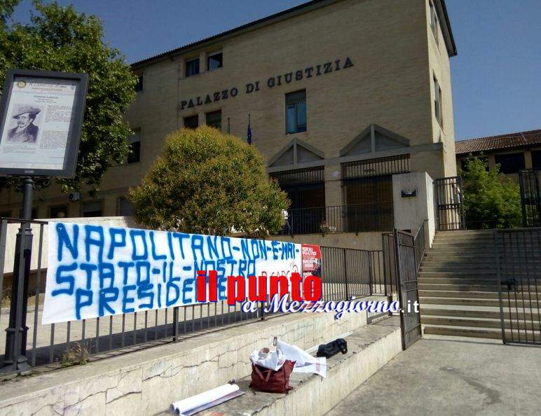 Tensione in piazza Labriola a Cassino per processo attivista Carc