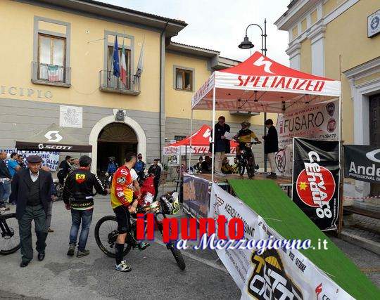 Mountain bike volano turistico a Cervaro, l’antico sentiero per Viticuso attira centinaia di appassionati