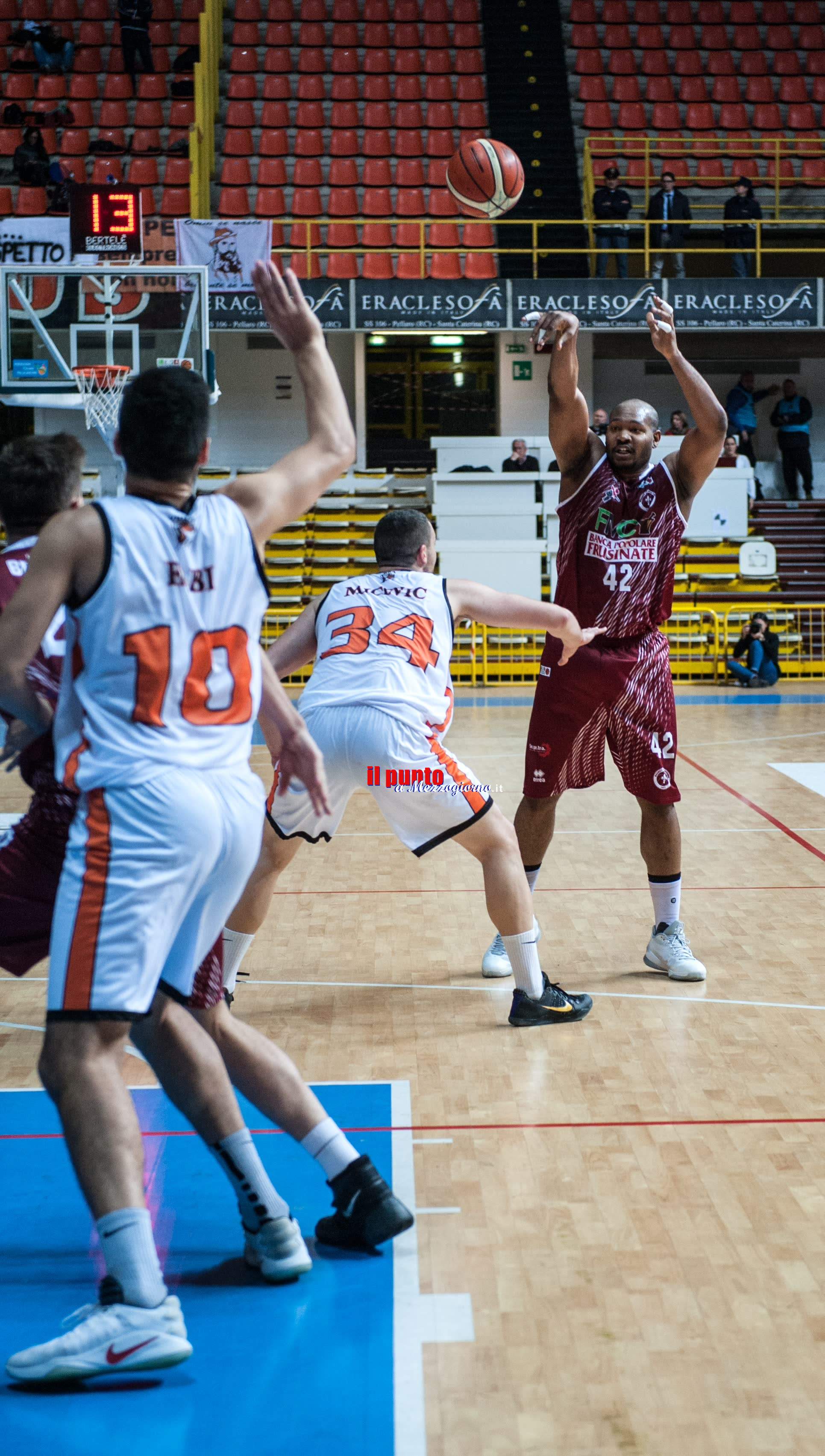 Basket: Ferentino passa a Reggio Calabria contro la Viola 89-76