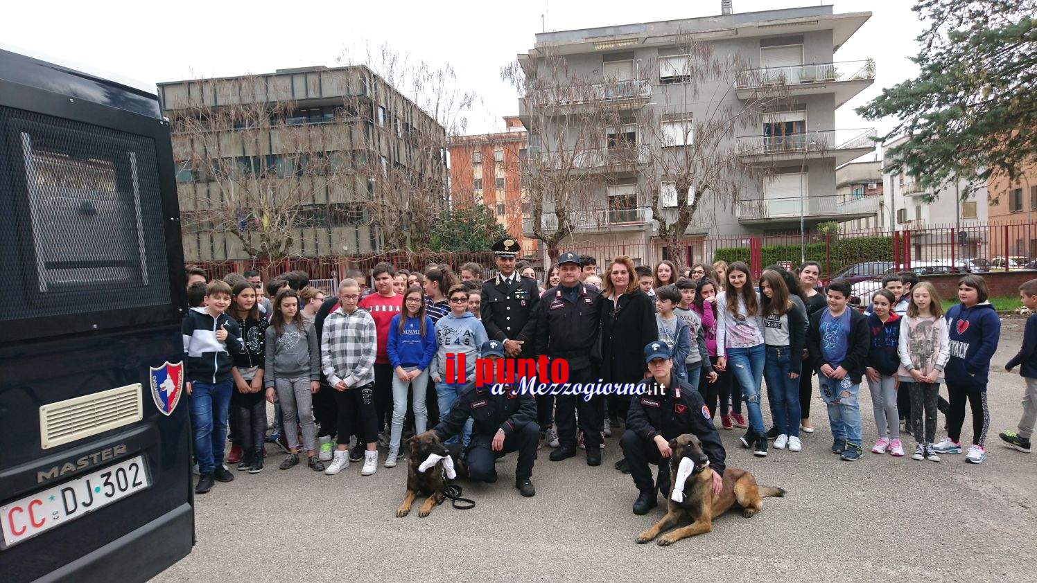 L’ Arma dei Carabinieri incontra gli studenti della scuola media Conte di Cassino