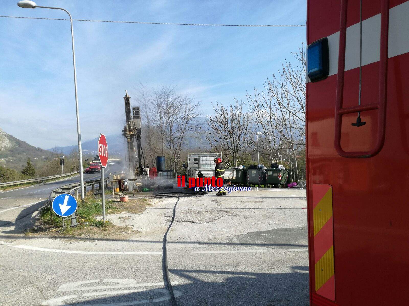 San Vittore del Lazio- Paura per la rottura di una conduttura del gas, strada chiusa. Intervento dei Vigili del Fuoco