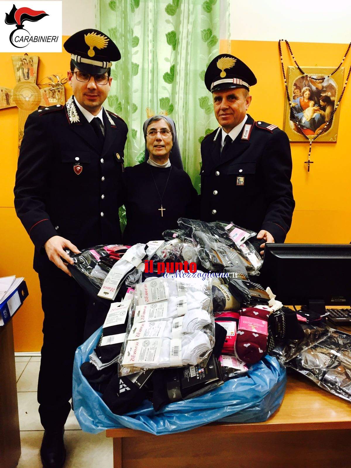 Cassino- 450 capi di biancheria donati alla Casa della CaritÃ  dai Carabinieri