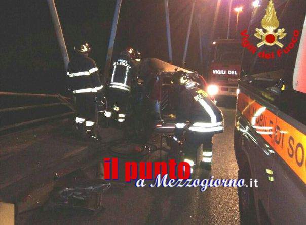 Incidente stradale sul ponte, anziano rischia di finire nel fiume Garigliano