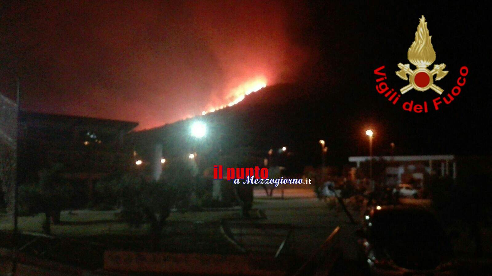 Incendi a Formia e Sperlonga, Vigili del Fuoco e Protezione civile a difesa di case e villaggi turistici