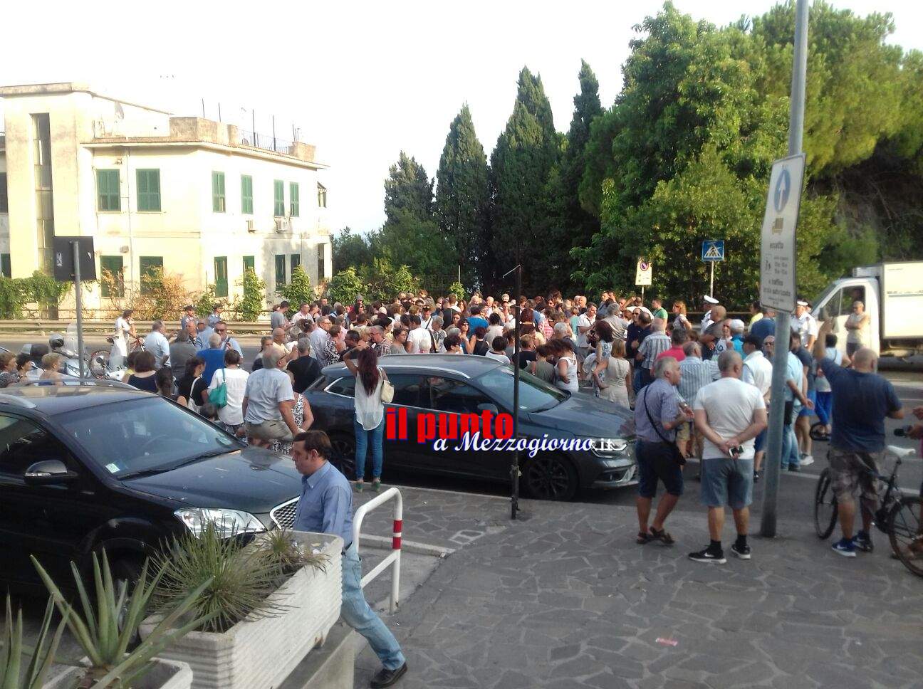 SiccitÃ  a Formia, sacerdoti di Formia: solidarietÃ  ai manifestanti denunciati, l’acqua torni pubblica