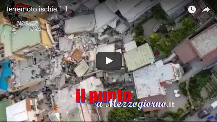 VIDEO – Terremoto di Ischia, si scava per salvare due fratellini. Sfollate 2600 persone