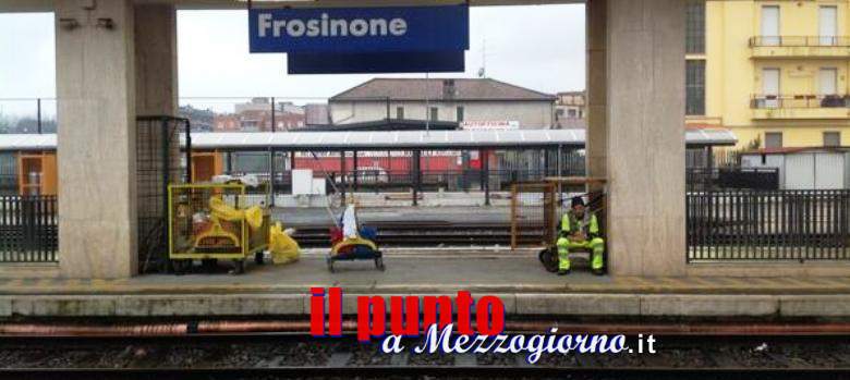 A Frosinone capotreno trova zaino contenente 2000 euro: riconsegnato al proprietario dalla Polizia Ferroviaria