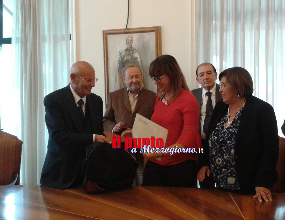 Premio “Un autore da riscoprire” a Evelyn De Luca, del  liceo scientifico statale “L. B. Alberti” di Minturno