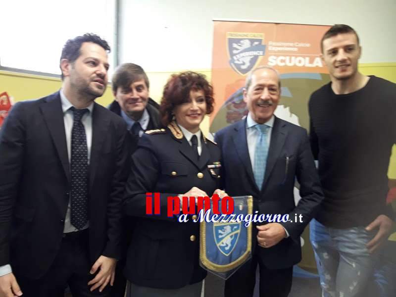 Insieme in campo: la Polizia schiera la “squadra della legalità”