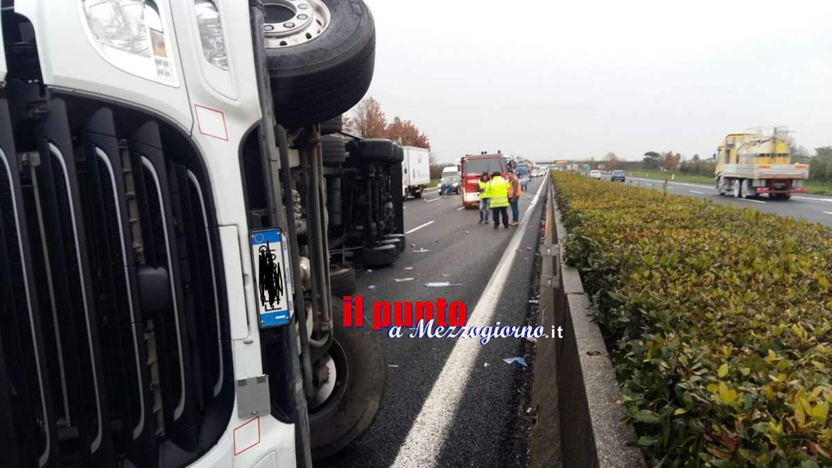 Camion ribaltato sull’A1 tra i caselli di Pontecorvo e Ceprano, disagi al traffico