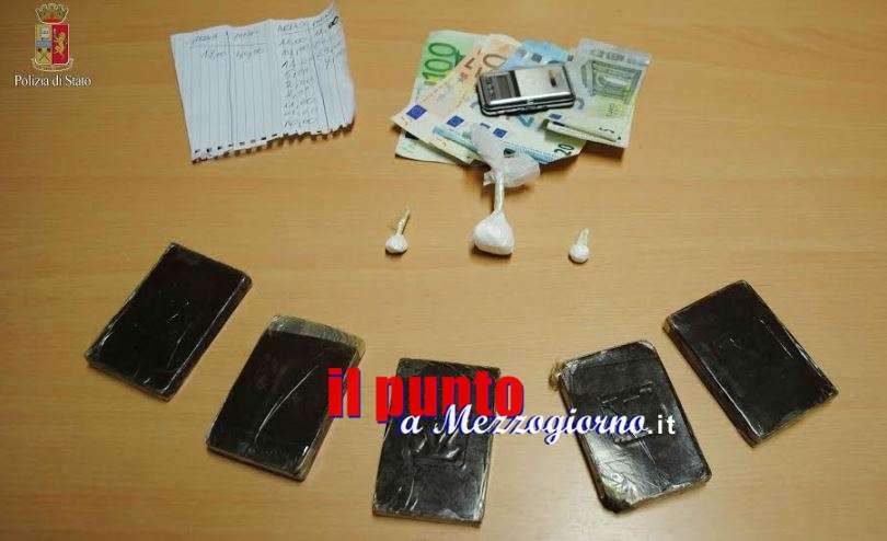 Panetti di hashish e cocaina nella dispensa, due arresti a Lariano