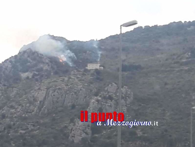 Primo incendio boschivo dell’anno su Montecassino; e siamo appena a marzo