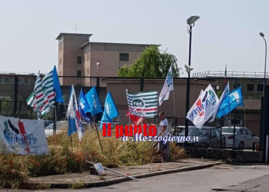 Sovraffollamento, aggressioni e poche ferie: la Fns Cisl protesta davanti al carcere di Frosinone