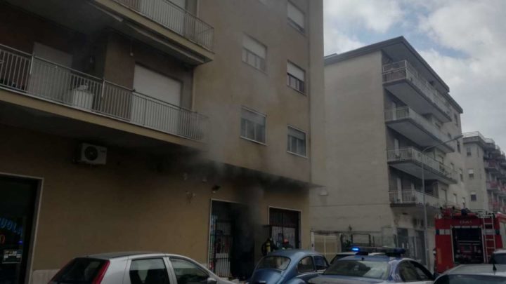 Cassino, incendio in un deposito-laboratorio di telefonia