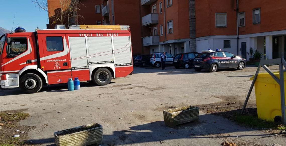 Ai domiciliari a Cassino, 45enne si chiude in casa e minaccia di farla esplodere con il gas