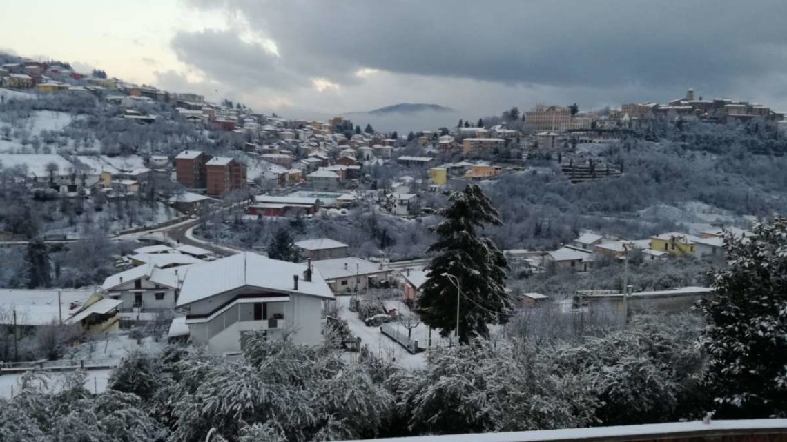 Neve in nel Frusinate, imbiancate Fiuggi e Sora – FOTO e VIDEO