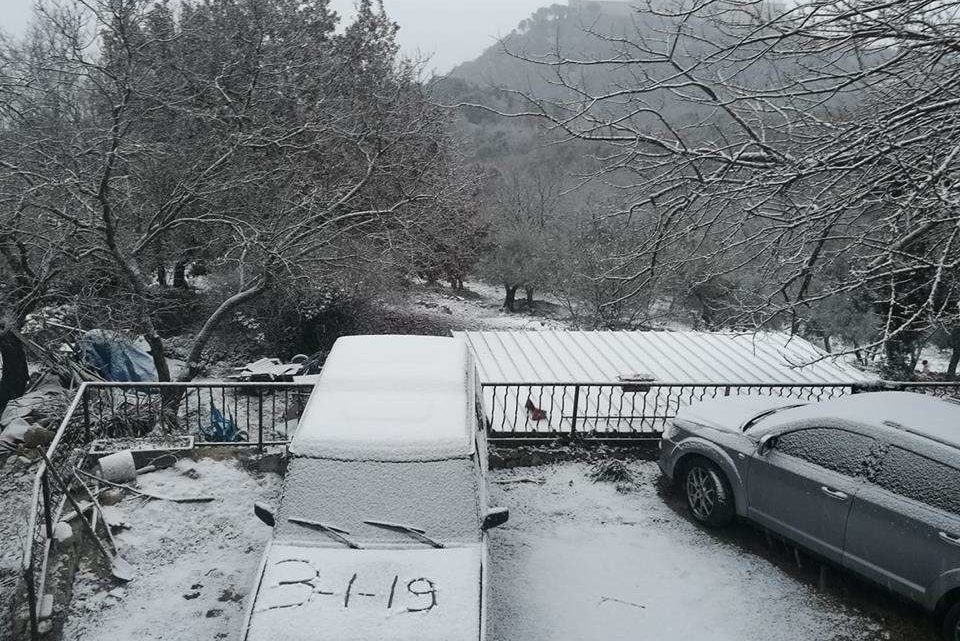 Grande freddo, la neve imbianca Montecassino e i rilievi montuosi Grande freddo, la neve imbianca Montecassino e i rilievi montuosi