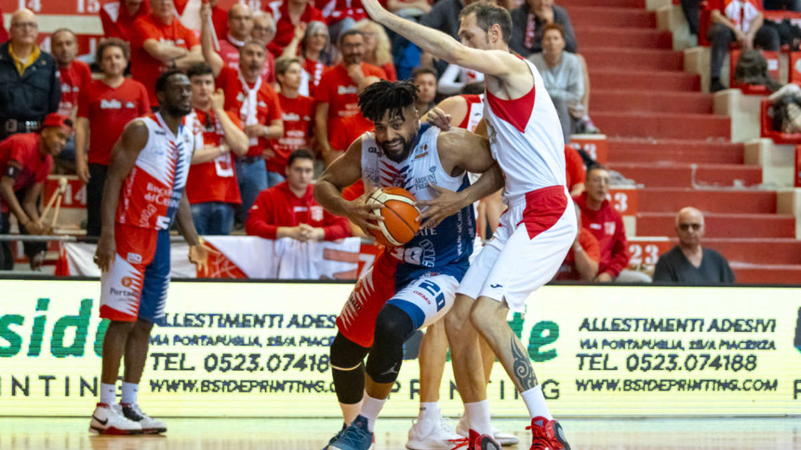 Basket Play-out: Sfortunata Virtus battuta da Piacenza dopo due supplementari. Emiliani ora sul 2 a 0