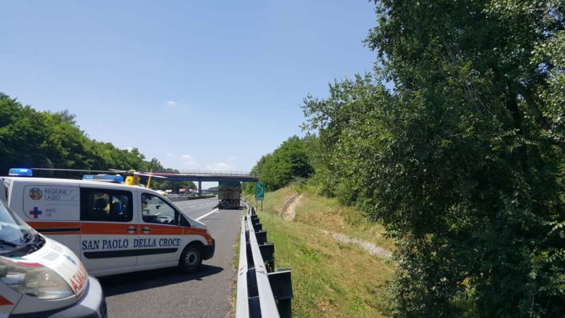 Incidente in autostrada tra Cassino e Pontecorvo. Un ferito grave Incidente in autostrada tra Cassino e Pontecorvo. Un ferito grave