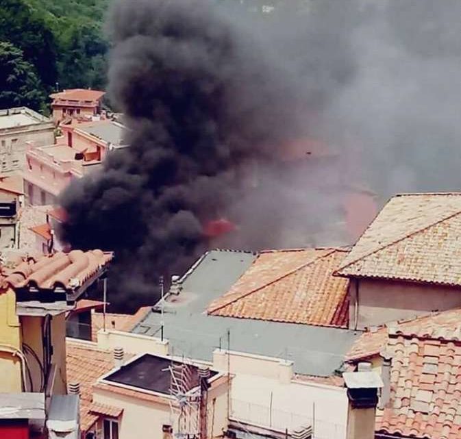 Esplosione in Comune a Rocca di Papa, tre indagati per disastro colposo ma non sono gli operai