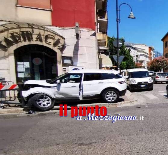 Incidente stradale in centro a Cassino, tre feriti