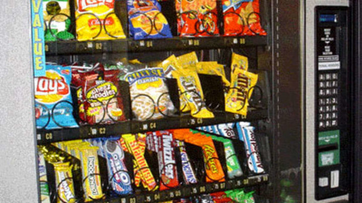 Distributori automatici nelle scuole, la Prefettura di Frosinone richiama attenzione agli aspetti nutrizionali