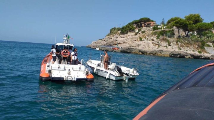 Ferragosto sicuro nel Golfo di Gaeta, Guardia Costiera soccorre trimarano e controlla spiagge
