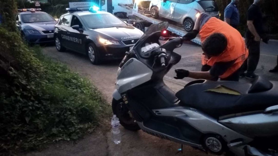 VIDEO – Scooter si schianta contro un’auto a Lariano, grave un 43enne di Velletri . Traffico in tilt