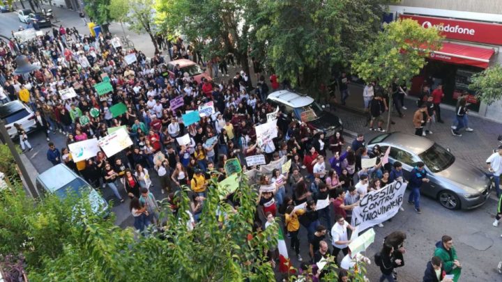 Cassino, al “Climate Strike” migliaia di studenti della Città per lottare contro la distruzione del Pianeta