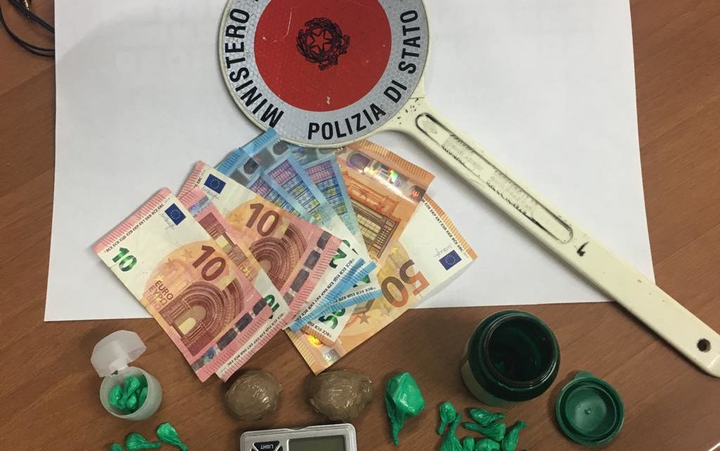 Era ai domiciliari ma aveva a casa a Frosinone cocaina e soldi, arrestato albanese Era ai domiciliari ma aveva a casa a Frosinone cocaina e soldi, arrestato albanese