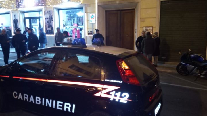 Tre morti a Formia uccisi a colpi di pistola, si ipotizza duplice omicidio con suicidio