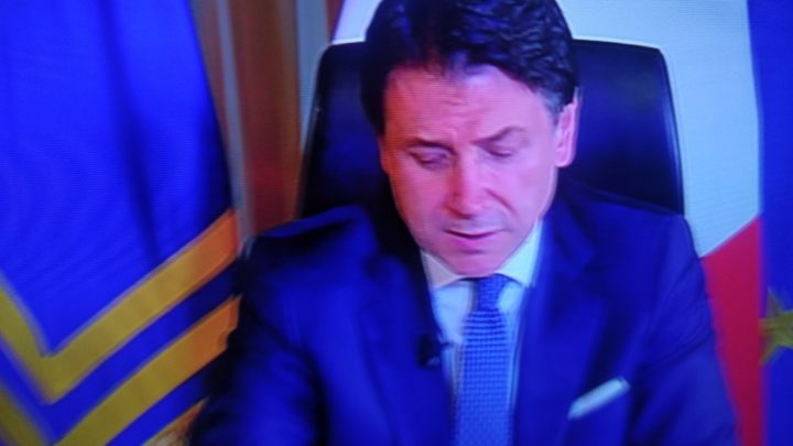 Coronavirus, Conte: Chiusura totale di tutte le attivitá commerciali non indispensabili