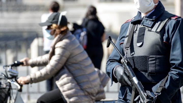 Preso a martellate dalla figlia, grave imprenditore 74enne di Roma