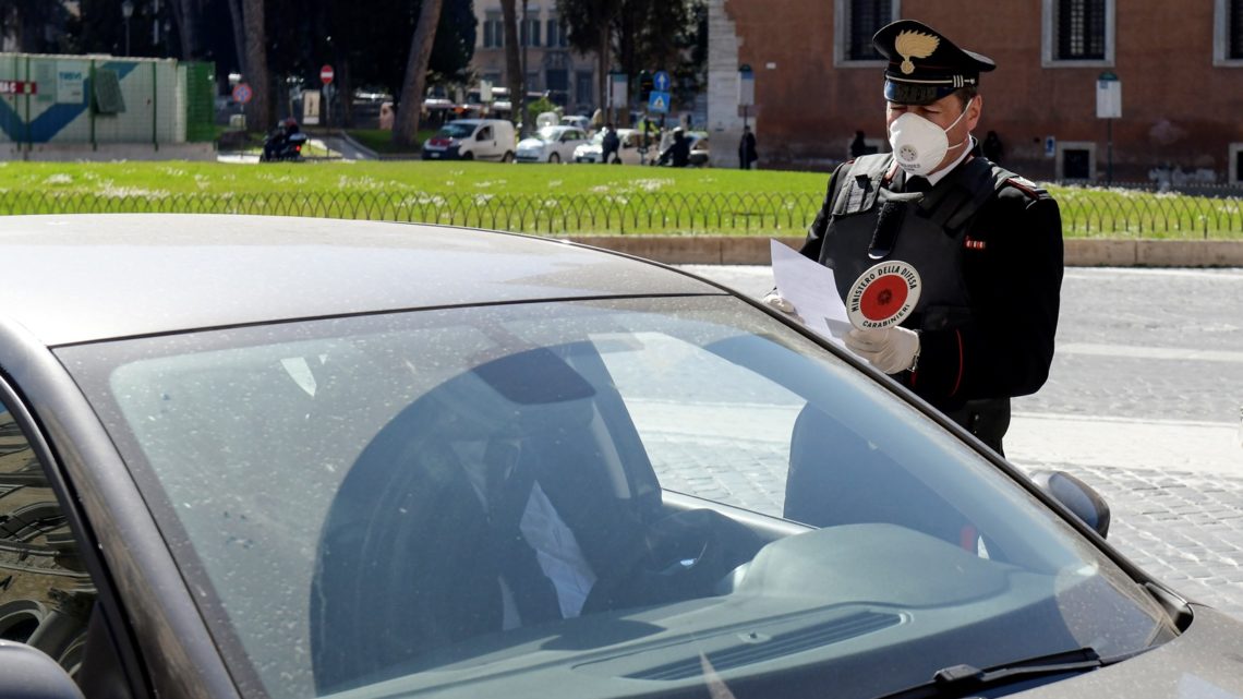 Decreto anti Covid-19 senza cuore, denunciato a Vico giovane che va a trovare la fidanzata Decreto anti Covid-19 senza cuore, denunciato a Vico giovane che va a trovare la fidanzata