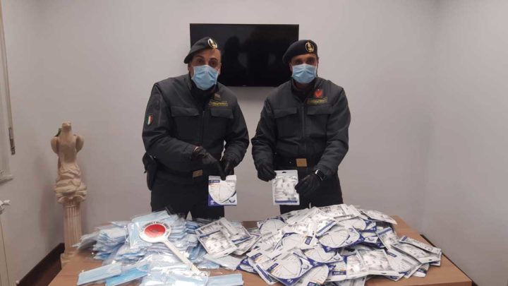 Ceprano – Oltre 700 mascherine non sicure sequestrate dalla Guardia di Finanza, due persone denunciate