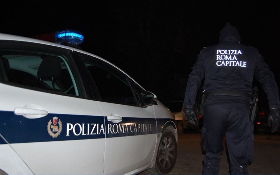 Assembramento e mancata chiusura dei locali pubblici a Roma, controlli della Polizia Locale. 10 i denunciati