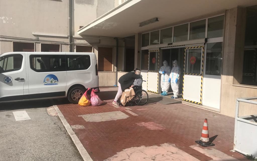 Ha 93 anni il primo paziente dimesso dal Covid Hospital di Atessa