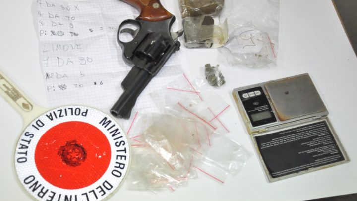 Frosinone -Minorenne ruba pistola a padre e la dà a spacciatore per droga, arrestato pusher