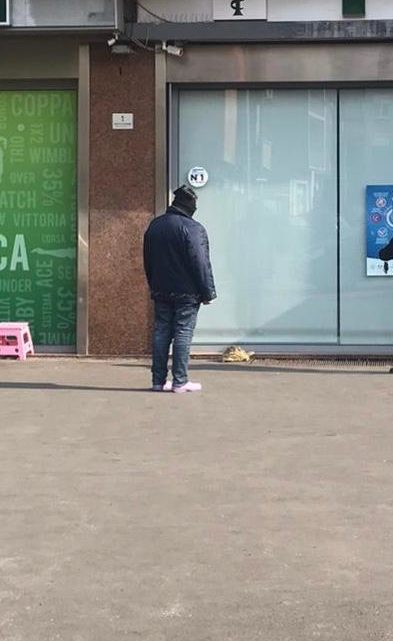 Portare a passeggio la tartaruga o necessità di pregare, le più fantasiose scuse al tempo del coronavirus Portare a passeggio la tartaruga o necessità di pregare, le più fantasiose scuse al tempo del coronavirus