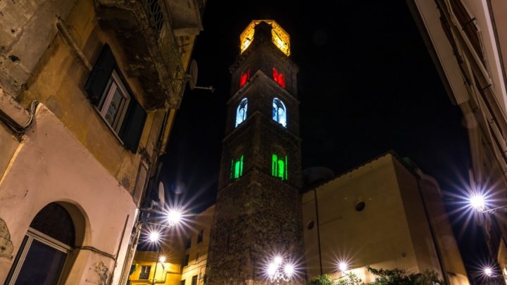 Frosinone, Campanile illuminato per l’identità del Paese