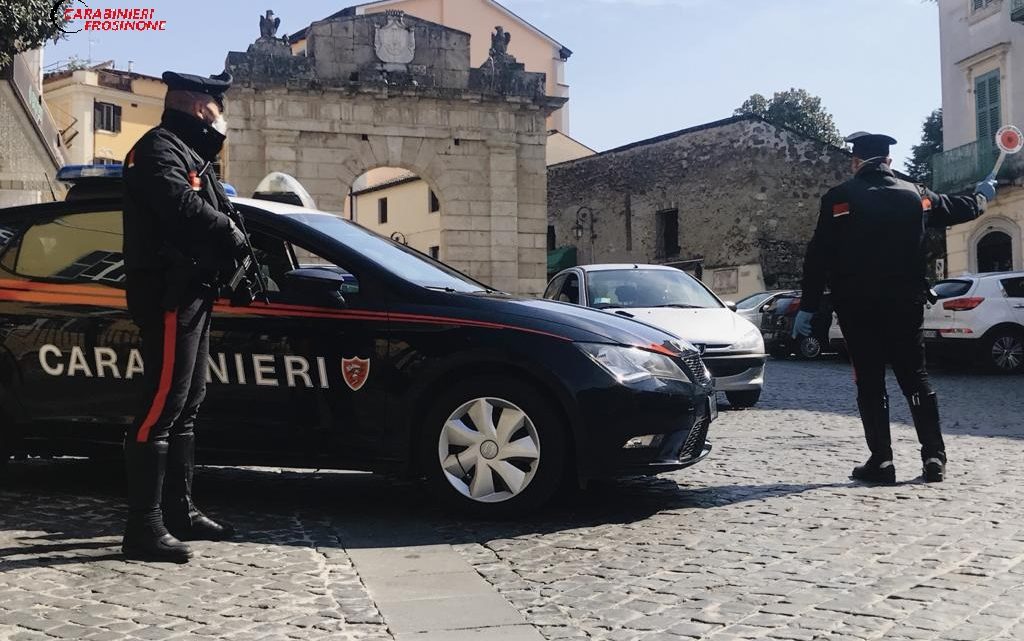Controlli dei carabinieri sul rispetto delle misure anticovid19, tredici le persone sanzionate