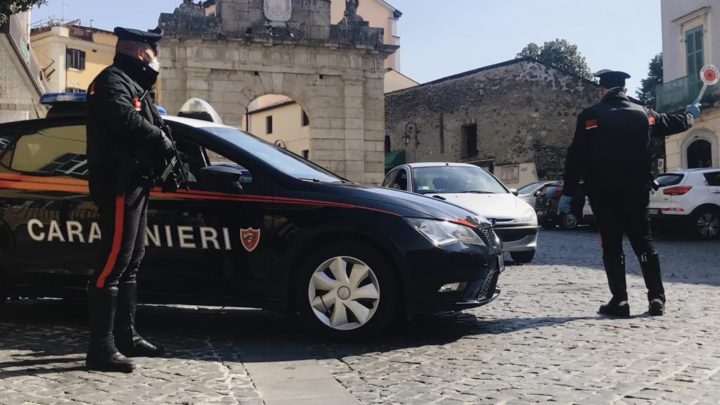 Controlli dei carabinieri sul rispetto delle misure anticovid19, tredici le persone sanzionate