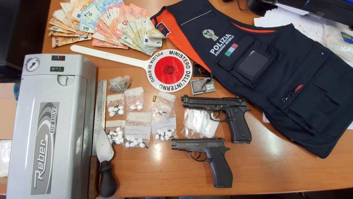 Frosinone – Sorpresi a confezionare dosi di cocaina, quattro arresti