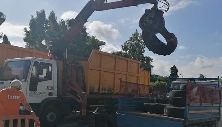 Cassino successo dell’iniziativa dei consiglieri Demos, recuperati quintali di pneumatici sparsi sul territorio