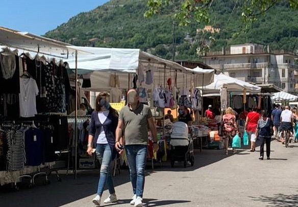 Mercato settimanale; sabato 20 giugno stop ai parcheggi a pagamento in via Verdi e via Leopardi