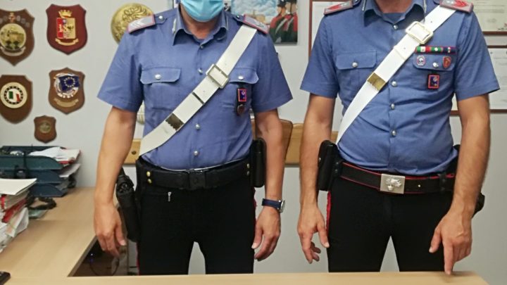 Cassino – Litigano e feriscono un dipendente nel negozio di frutta e verdura, tre denunciati